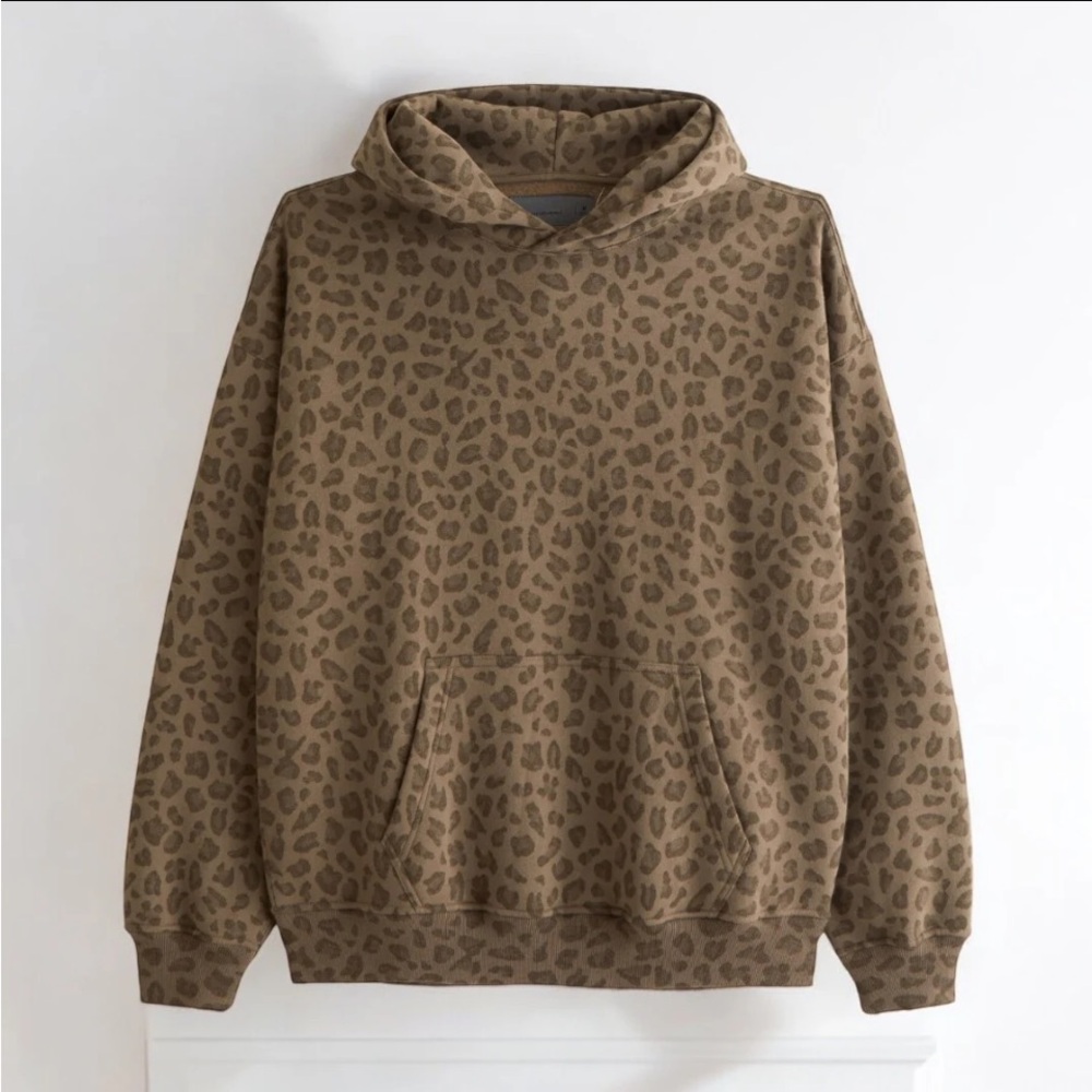NWOT XL Leopard hoodie, 100% polyester, unisex